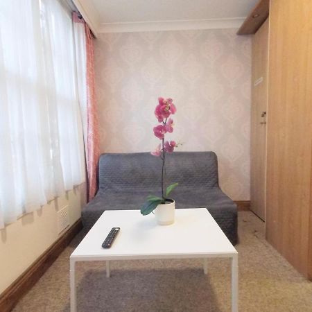 דירות לונדון Flat 1 At 6 Taunton Mews מראה חיצוני תמונה